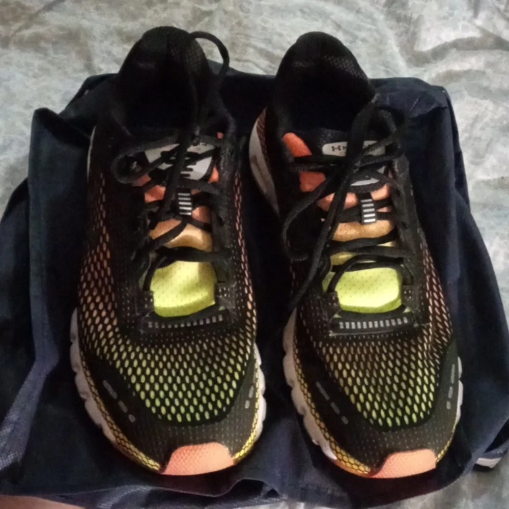 Shoes - Picture 1 of 5